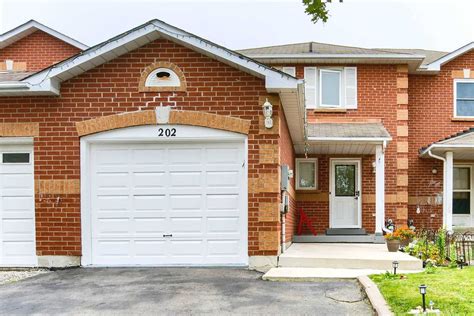 202 Timberlane Drive, Brampton, ON .